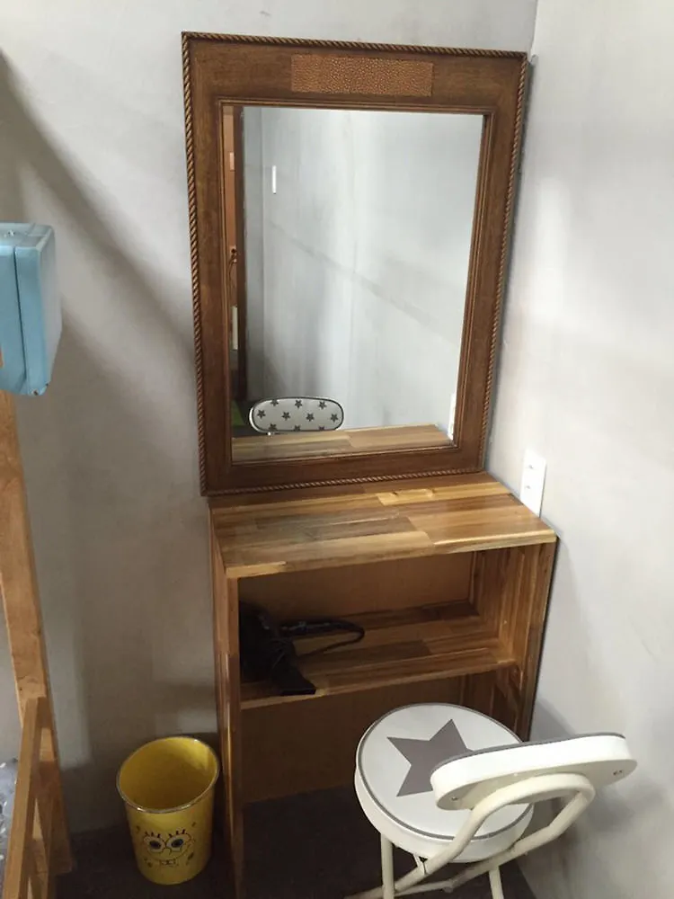 Check And Out Guesthouse & Pub 釜山広域市 0*,