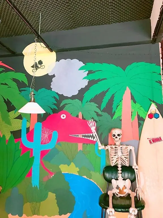 Check And Out Guesthouse & Pub Busan
