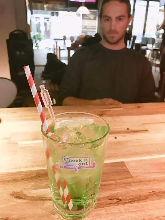 Hostel Check And Out Guesthouse & Pub Busan