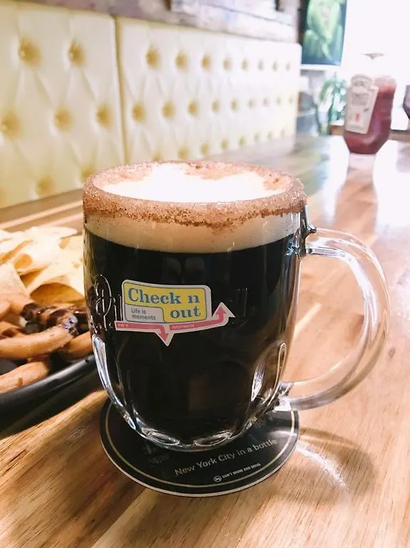 Check And Out Guesthouse & Pub Busan 0*,