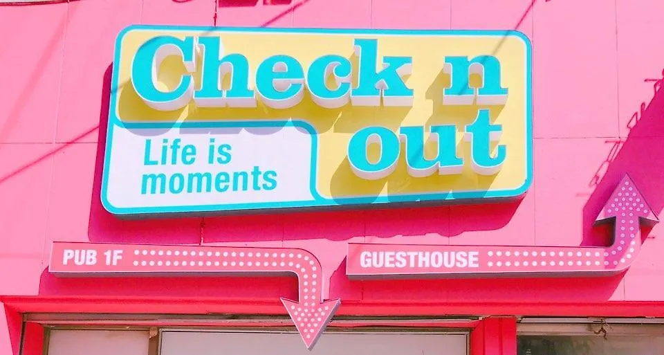 Check And Out Guesthouse & Pub Busan