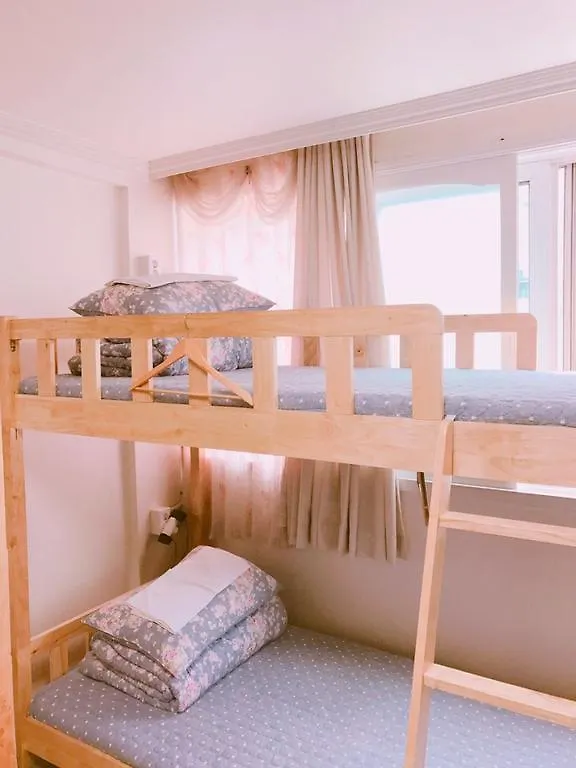 Hostel Check And Out Guesthouse & Pub Busan