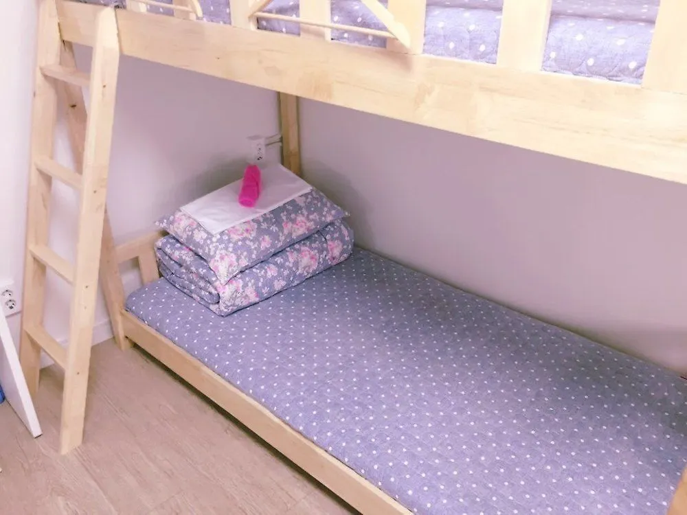 Check And Out Guesthouse & Pub Busan Hostel