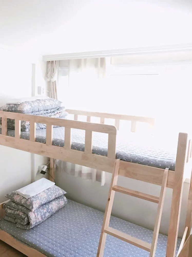 Hostel Check And Out Guesthouse & Pub Busan