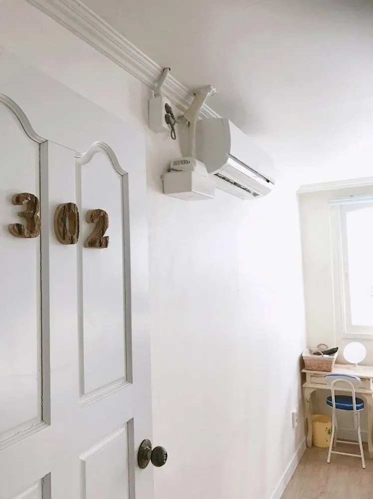 Check And Out Guesthouse & Pub Busan
